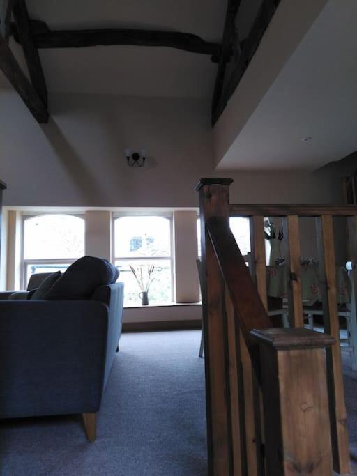 Upside Down In Settle. Stylish, And Cosy Holiday home *