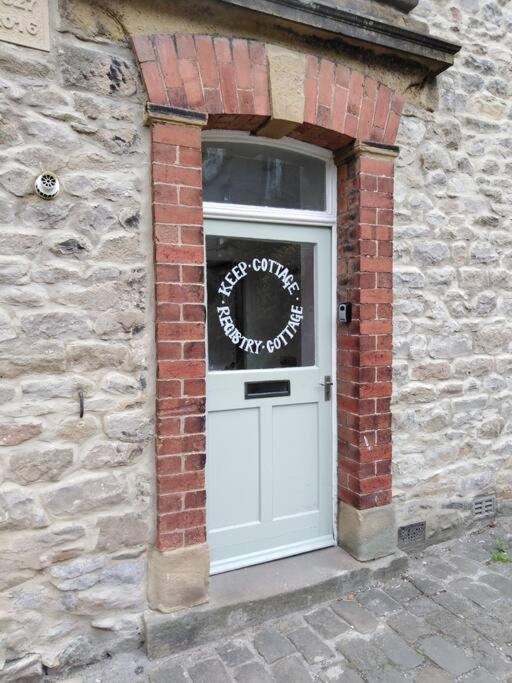 Upside Down In Settle. Stylish, And Cosy * Settle